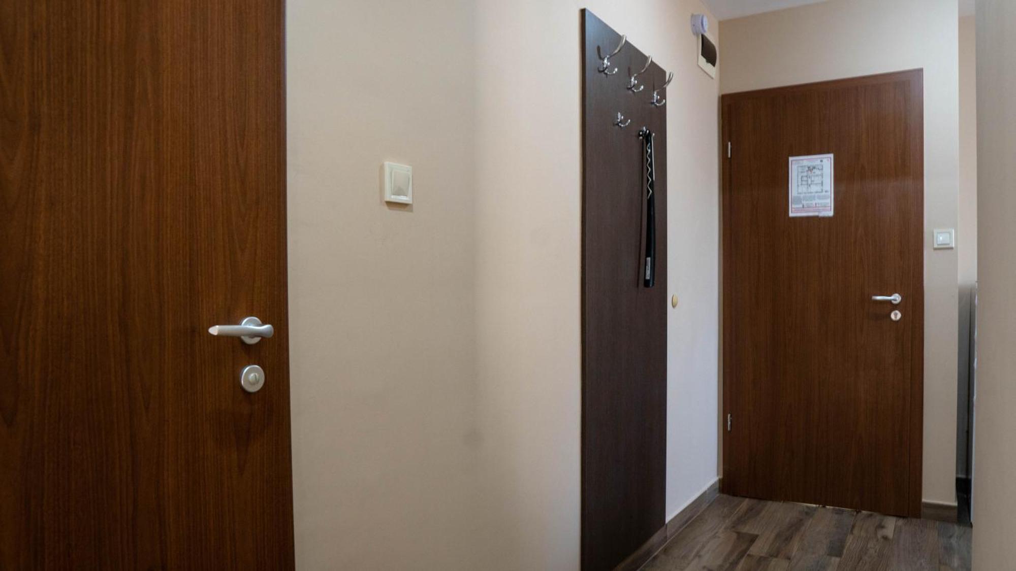 Family Apartman Eplény Exteriör bild