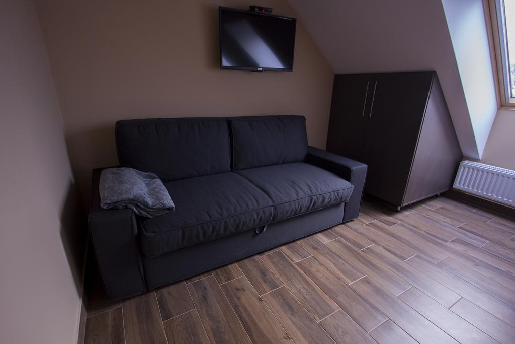 Family Apartman Eplény Exteriör bild